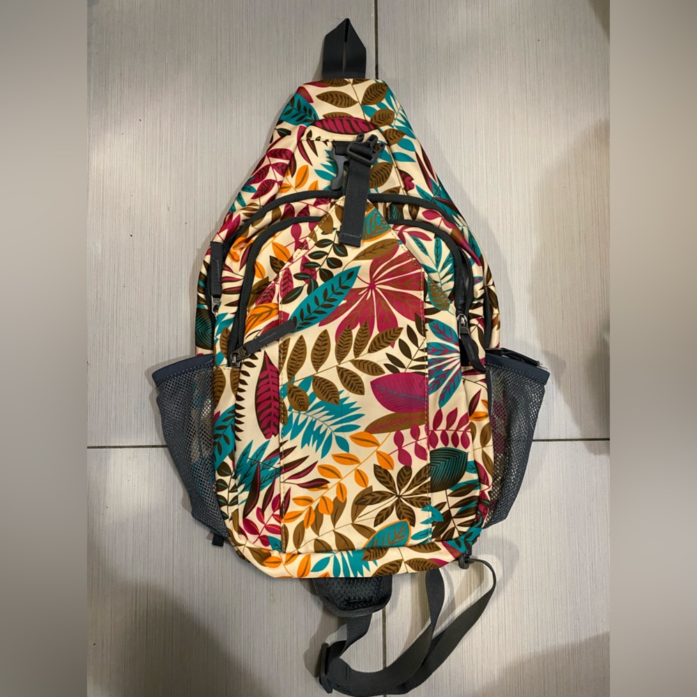G4FRree Colorful Leaf Print Sling Bag